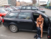 Getting naked into the bar! - Picture 5 - 1600x1200