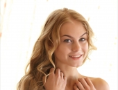 Golden Beauty - Picture 12 - 2668x4000